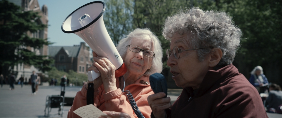 Two Raging Grannies, dir. Håvard Bustne