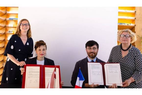 The Latvian-French cooperation agreement was signed by Gaetāns Briel, Director of the French National Cinema Center, and Dita Rietuma, Head of the Latvian National Cinema Center, in the presence of Dace Vilsone, State Secretary of the Ministry of Culture of the Republic of Latvia, and Alise Balode, Latvian Ambassador to France.