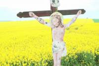 Common Sense by V&iacute;t Janeček and Zuzana Piussi