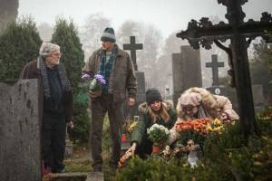 Bear with Us by Tom&aacute;&scaron; Pavl&iacute;ček