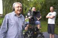 Jiri Mendel on the set of "Skirt Chasers". Photo via www.mediapropictures.cz